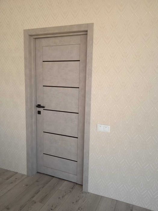 Послуги - встановлення і ремонт вікон, дверей, укладка ламінату і т.д.