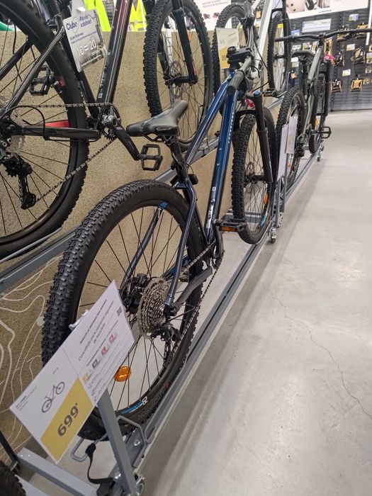 Venda de bicicleta nova pouco uso, +- 20 kmts, muito bom estado.