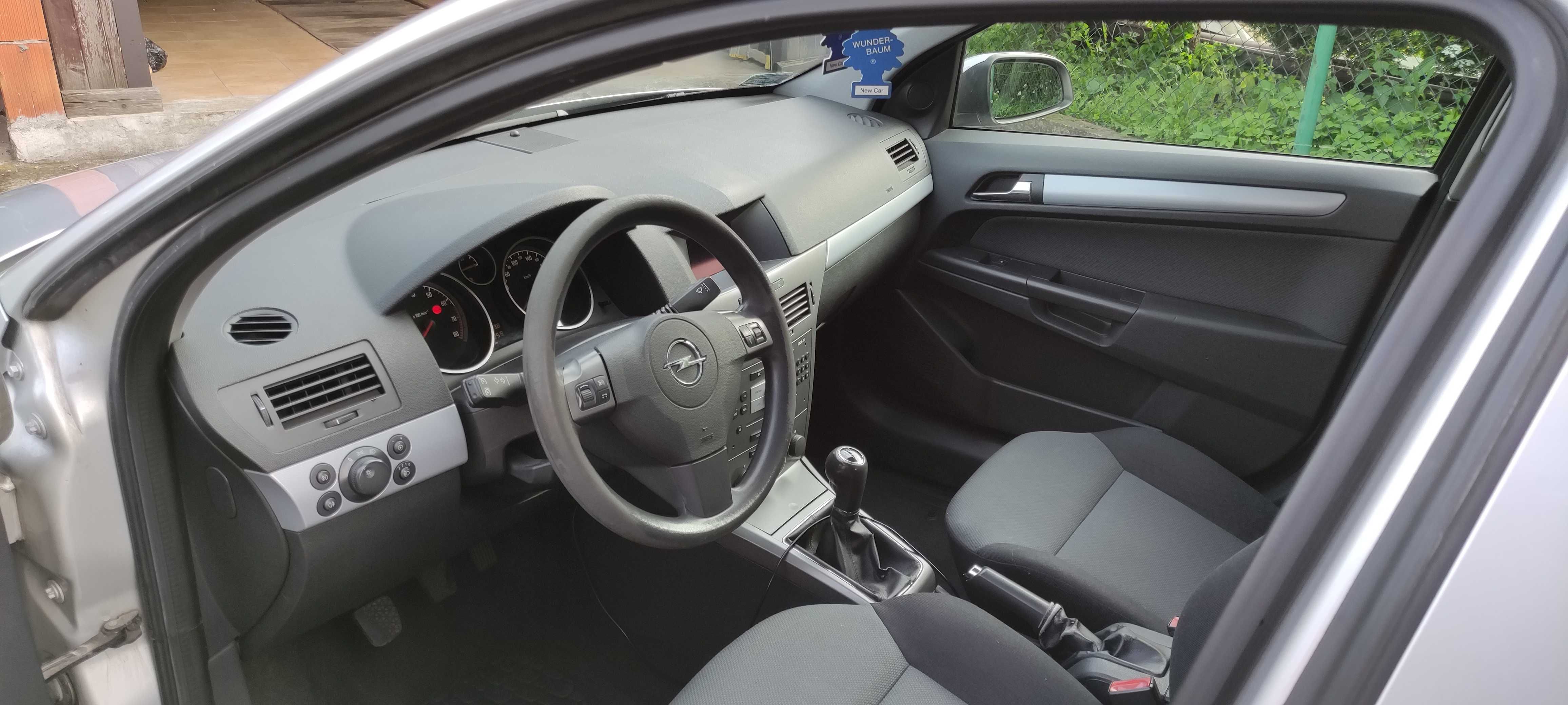 OPEL ASTRA H kombi 1.8 125KM