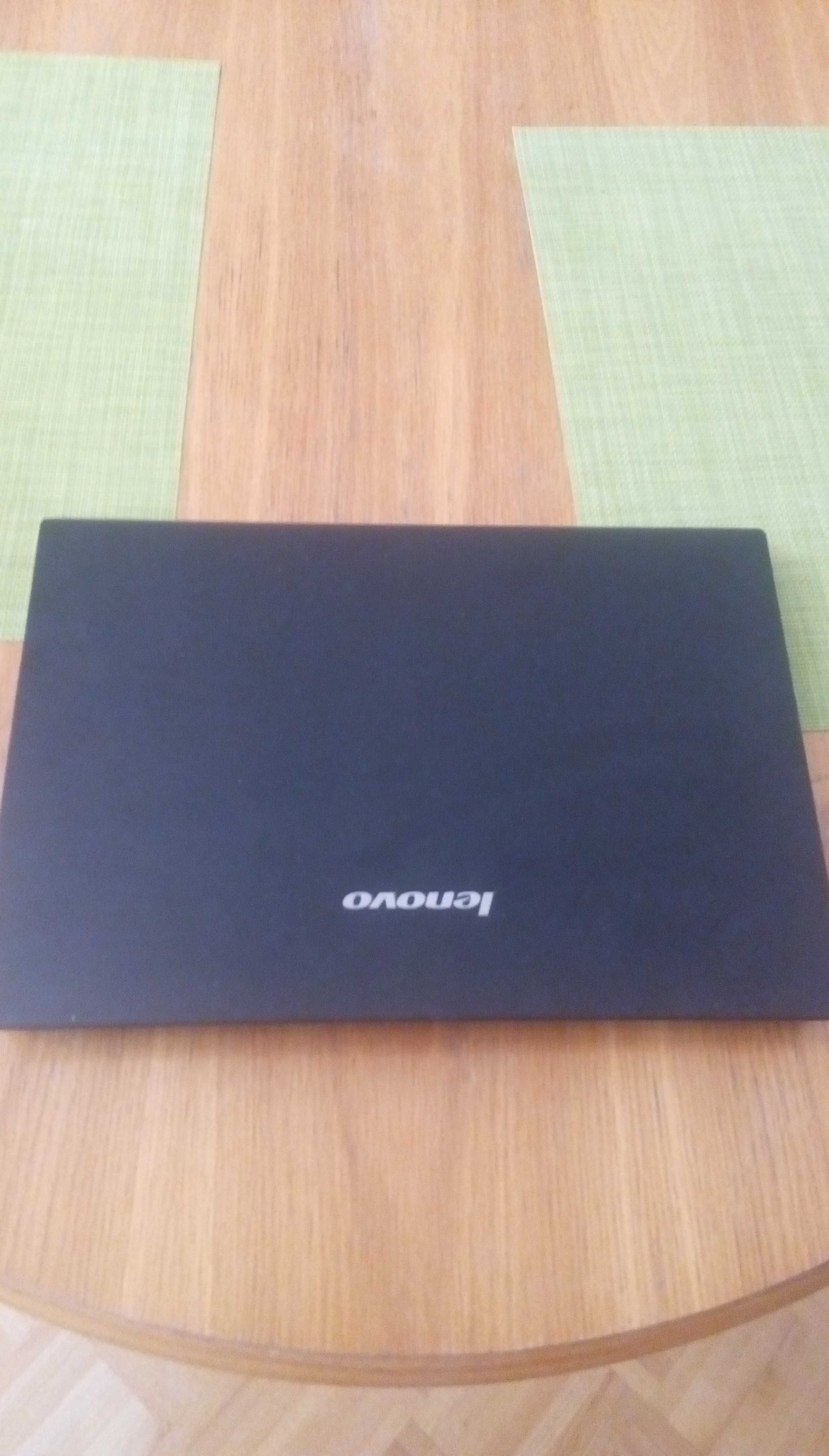 Laptop Lenovo Y530, idealny dla graczy.