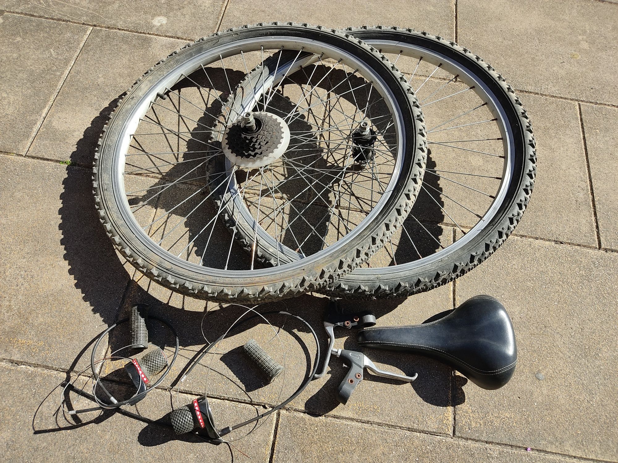 Bicicleta comum melhorada ao meu gosto
