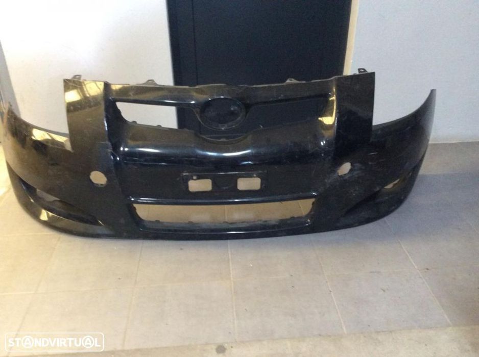 Parachoque Toyota auris