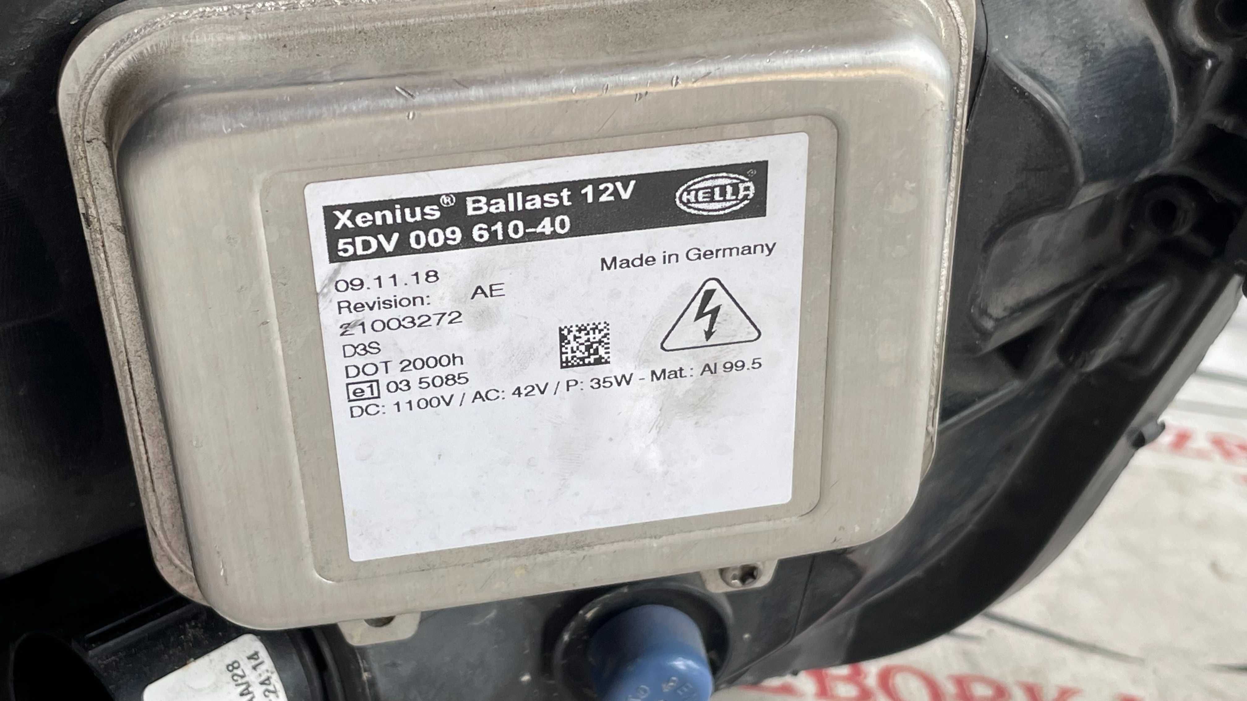 Фара левая USA Вi-xenon 12 пинов Jaguar XE X760 (2015-) Б/У