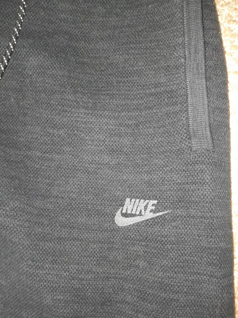 Штани Nike розмір L оригінал!!!