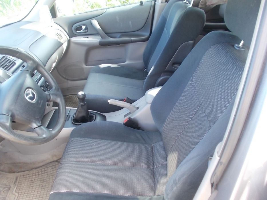 Mazda 323F,hatchback,5 drzwi,2002r.1.6 benzyna,grafit,na części