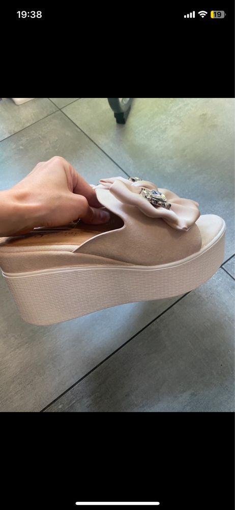 Klapki buty z ozdobą śliczne