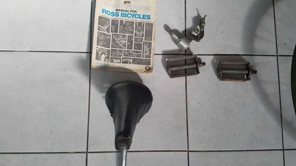 Bicicleta de corrida antiga para restauro