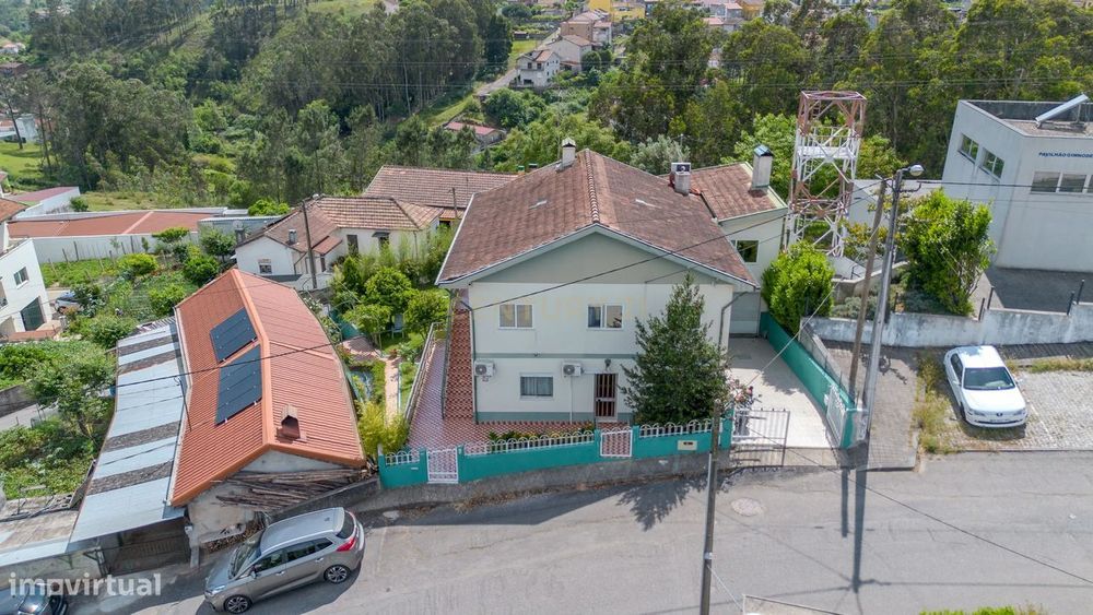 Moradia Bifamiliar T3+T3 em São Pedro da cova – Espaço, Tranquilidade