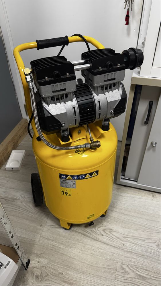 Compressor stanley 50L silencioso garantia