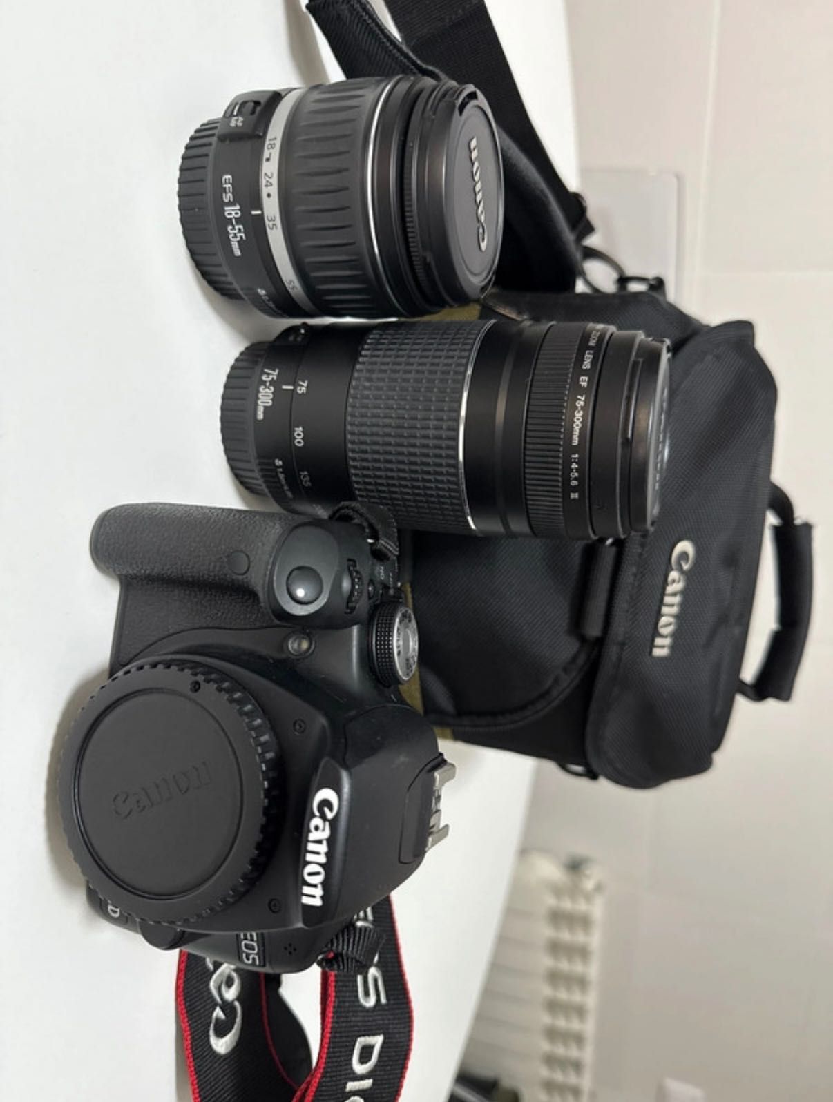 Máquina fotográfica Canon EOS 500D