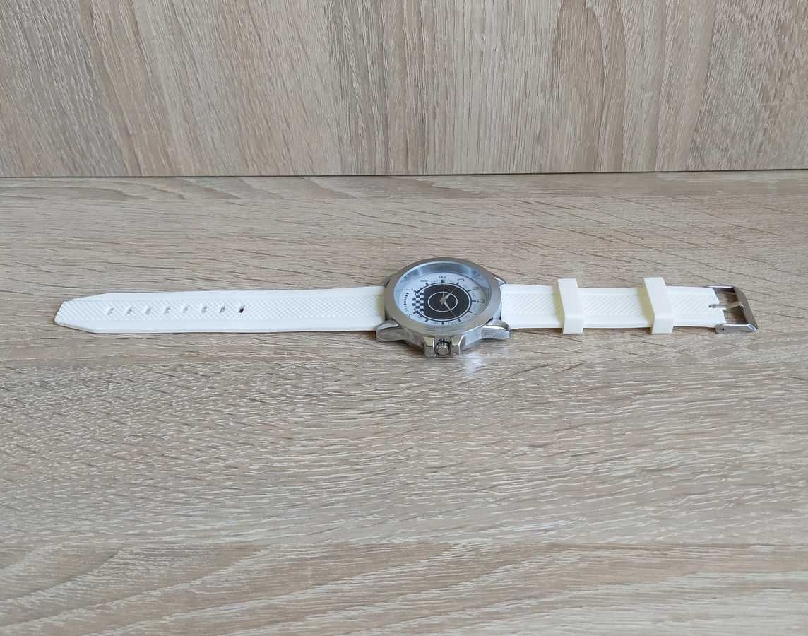 Nowy sportowy zegarek analogowy *White*