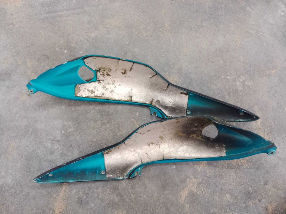 cagiva canyon boczki owiewki boczne plastiki boczek zadupek