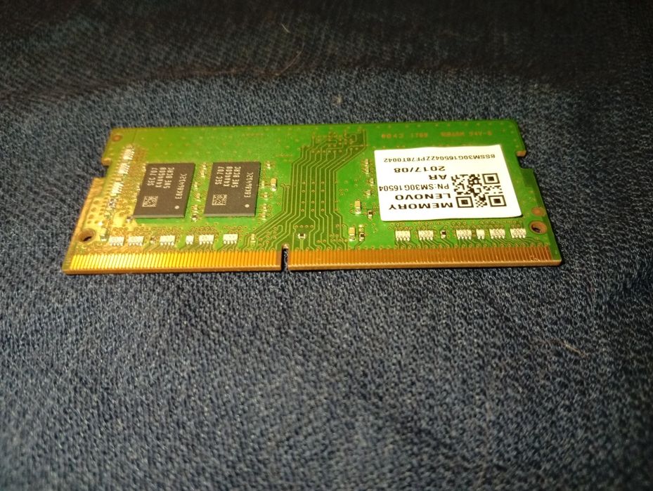 Memória 4 GB DDR4 sodimm 2400T