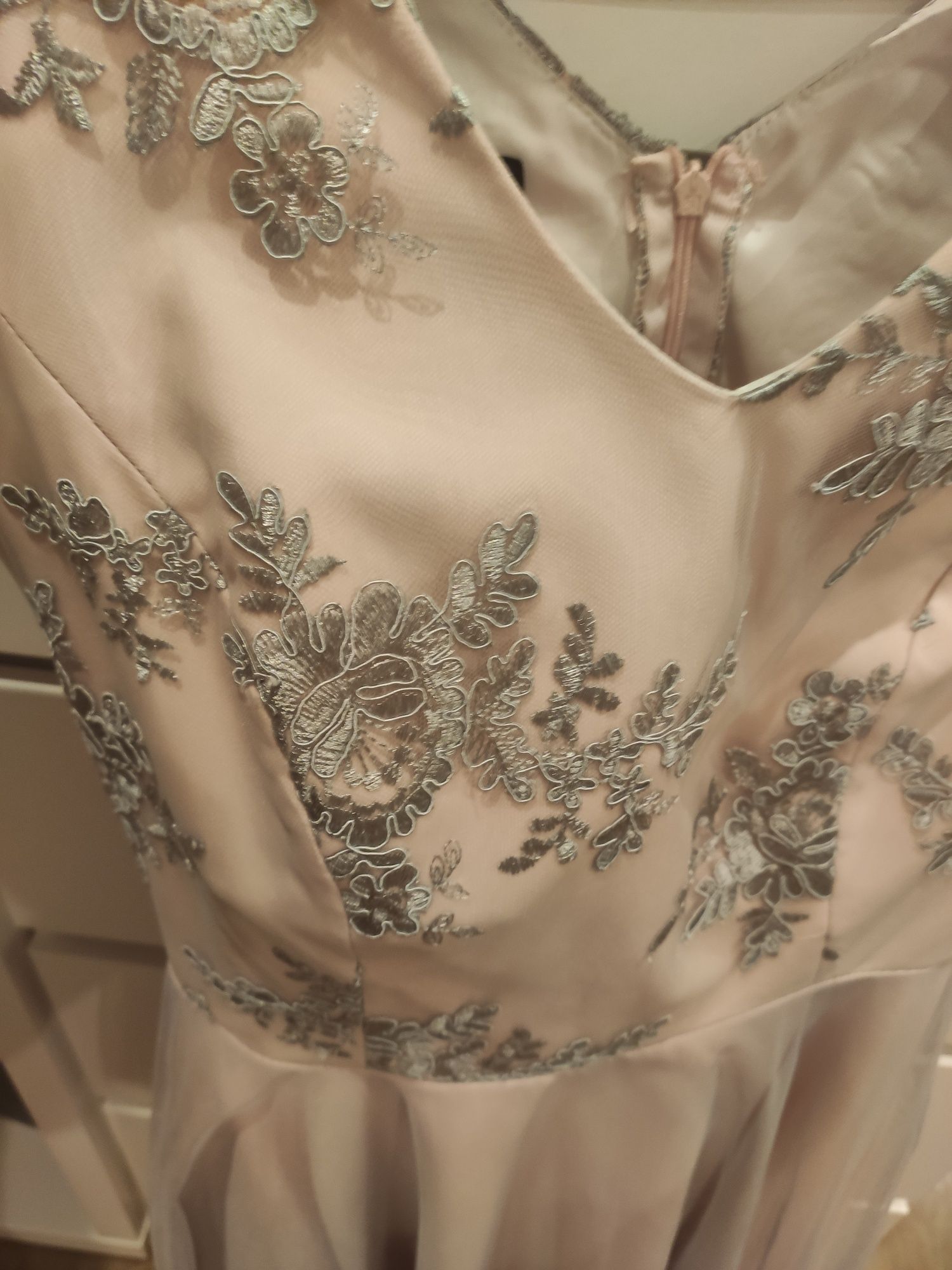 Elegancka sukienka