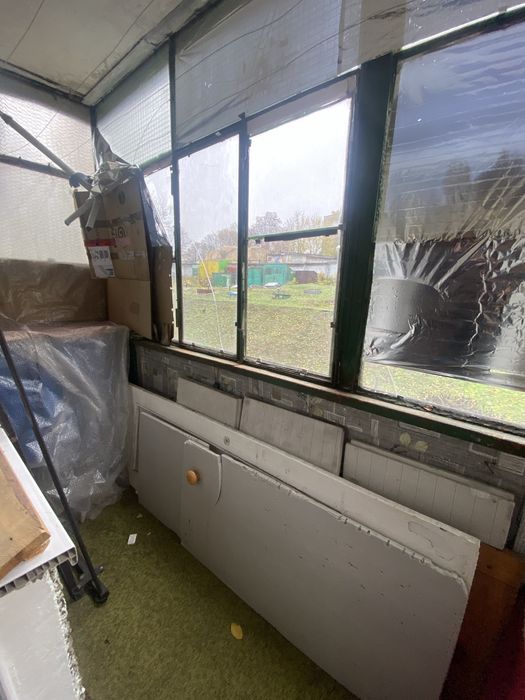 Продаётся 1-комнатная, 2й этаж, за " Украиной"