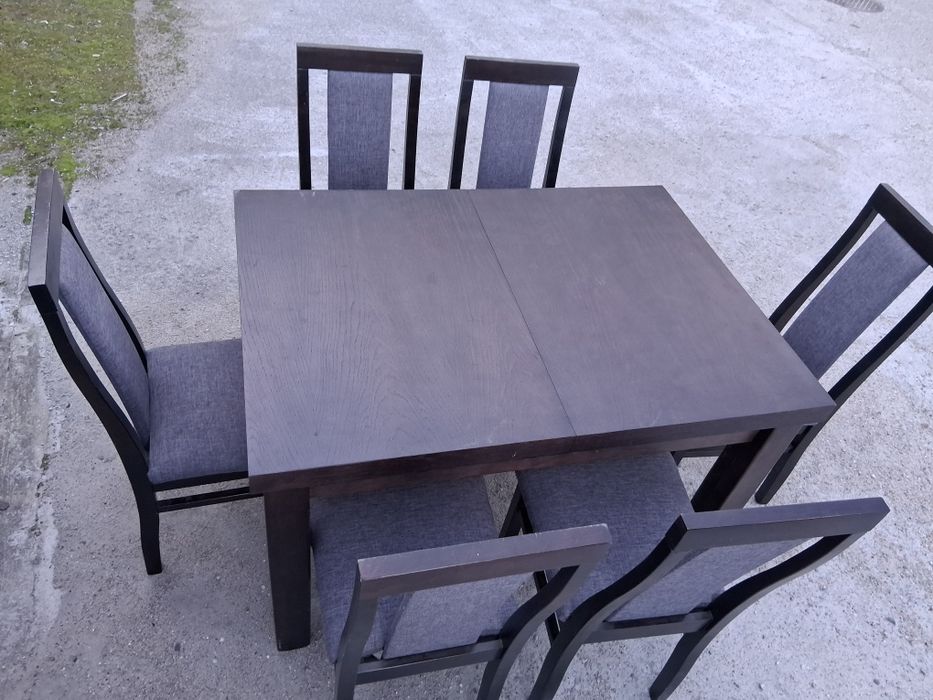 Sprzedam stół rozsuwamy z dwoma wkładkami plus 6 krzeseł