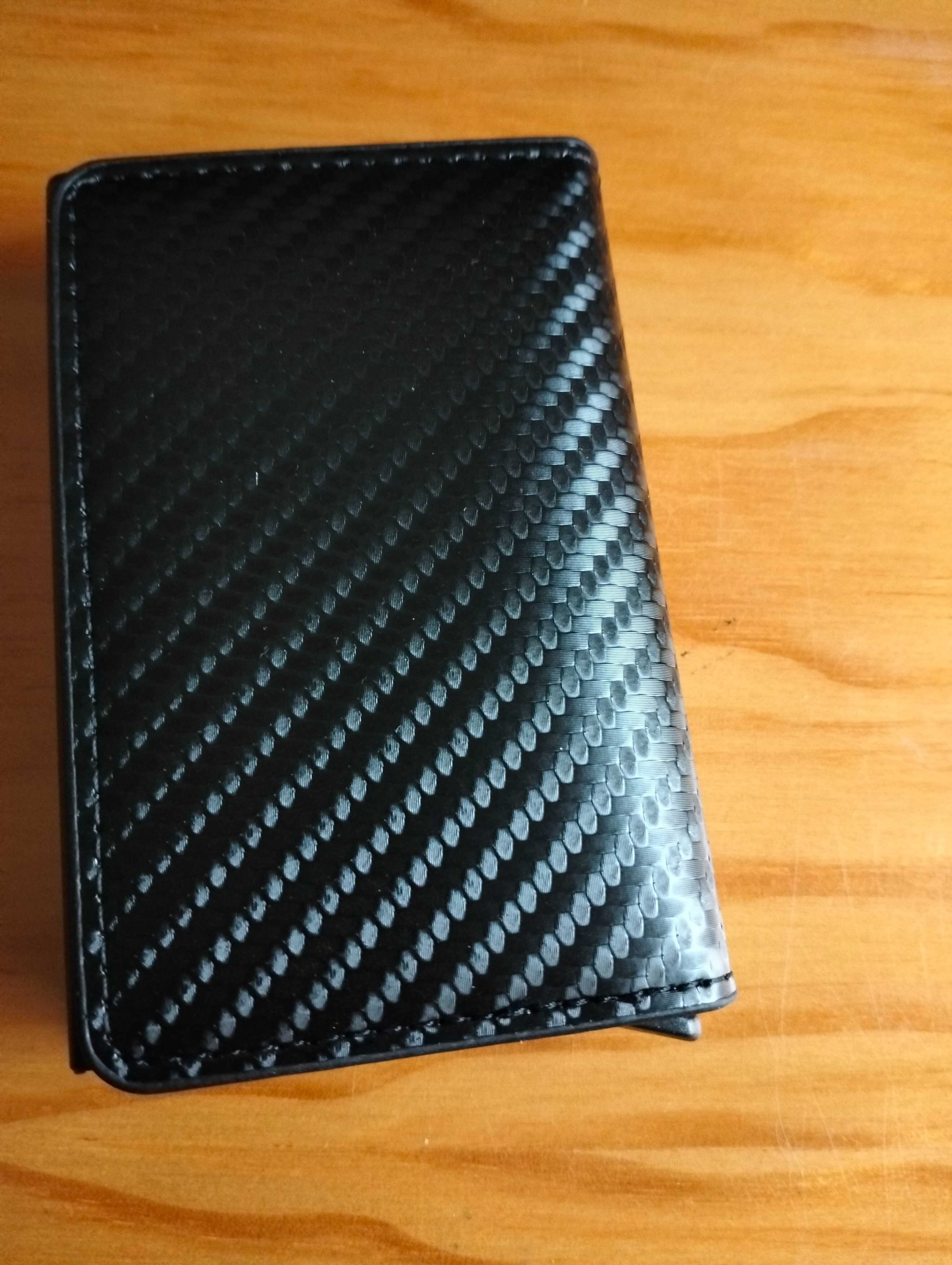 Vendo 110 porta cartões por 100€ de varias cores e tipos