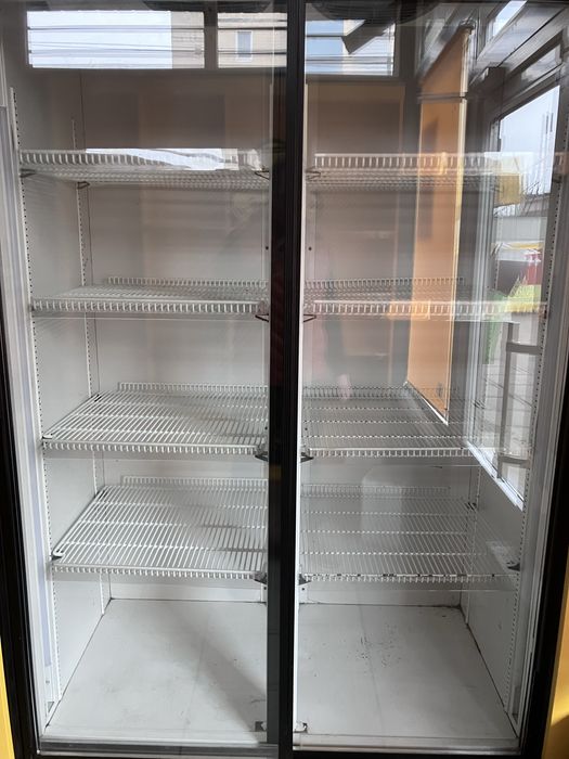 Продам холодильный шкаф, холодильная витрина двухдверная