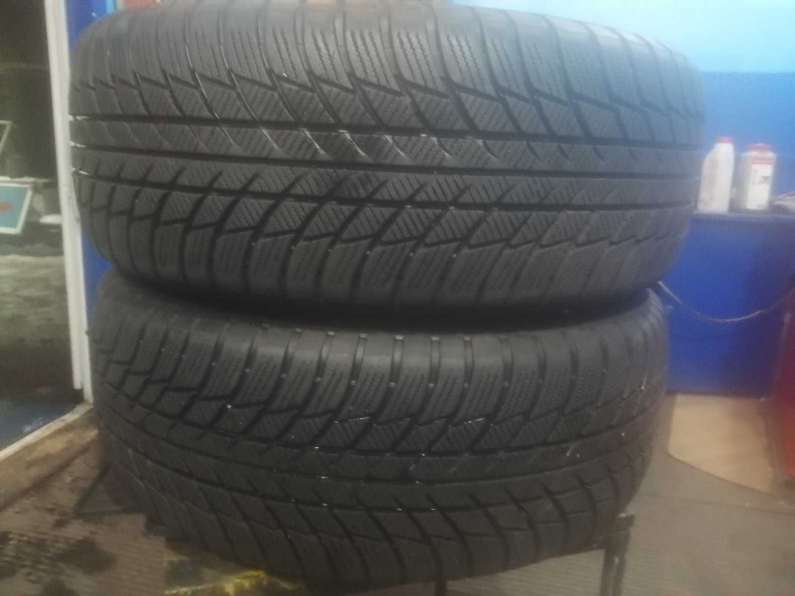 Пара зимніх шин Bridgestone 205/55 R16