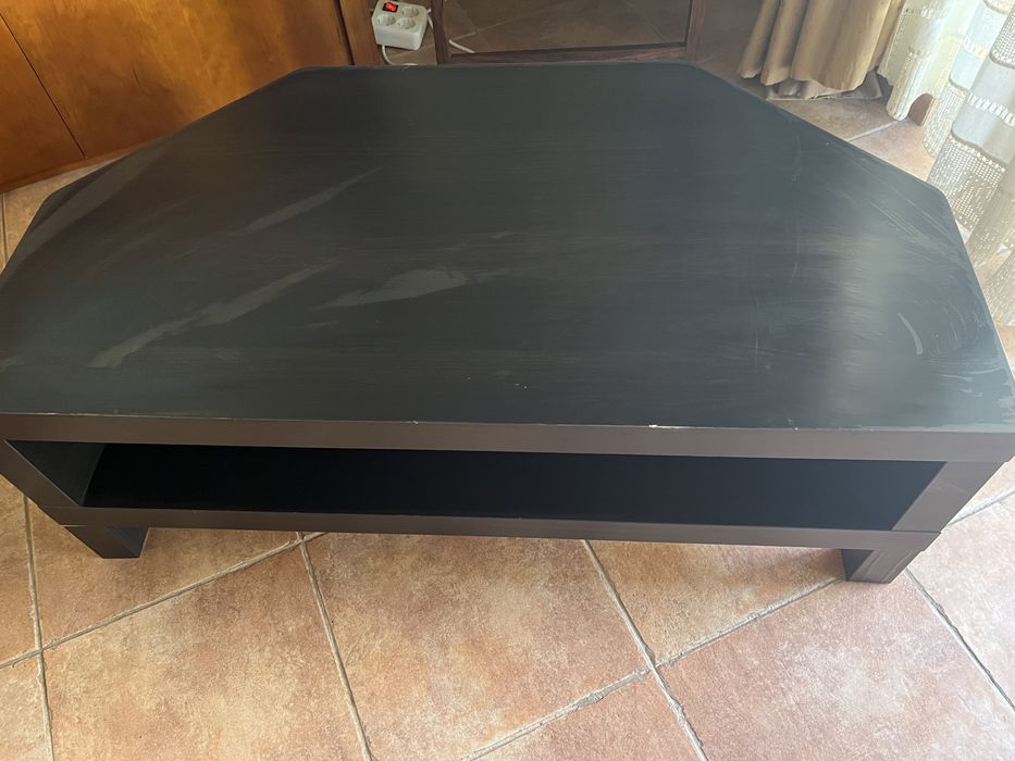 Mesa de canto em preto