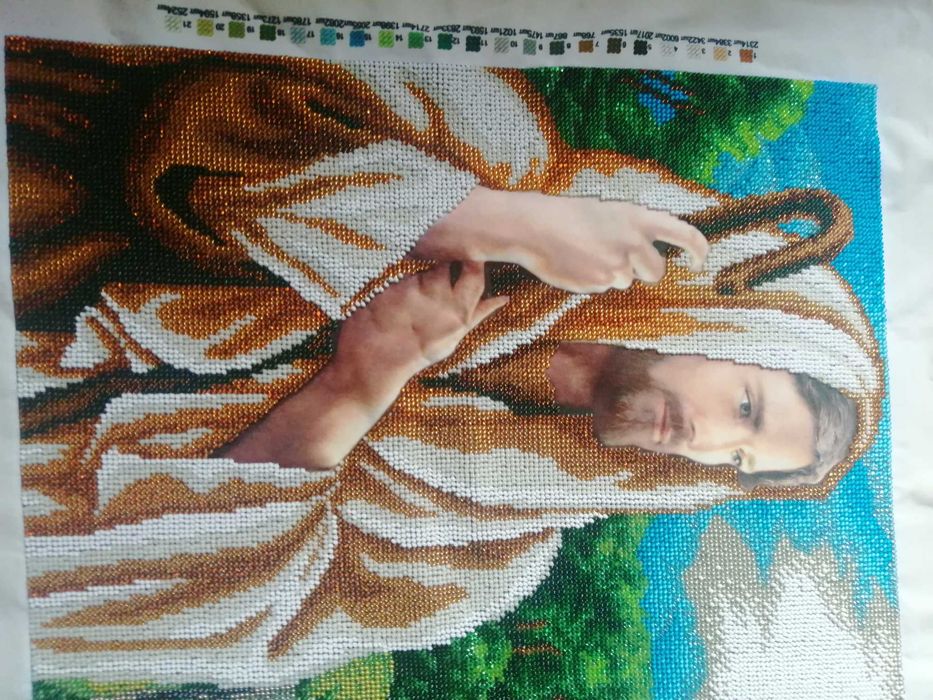 Продам дві ікони вишиті бісером