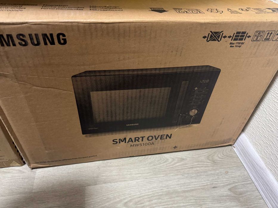 Мікрохвильовка з грилем і конвекцією Samsung MC28A5135CK/UA