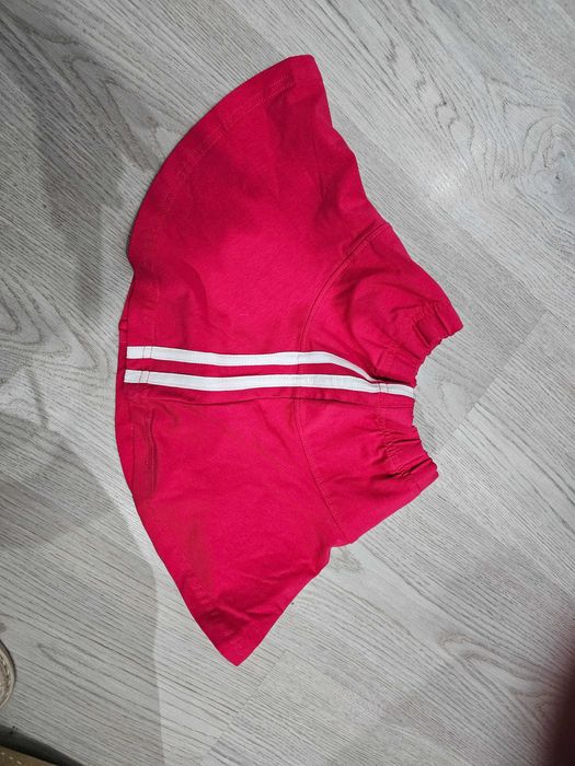 Czerwone spódniczki dziewczęce, rozmiar 110 i 122, Coccodrillo