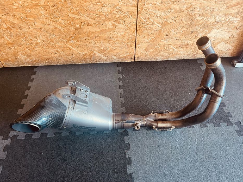 Escape MT-07 AKRAPOVIC CARBON