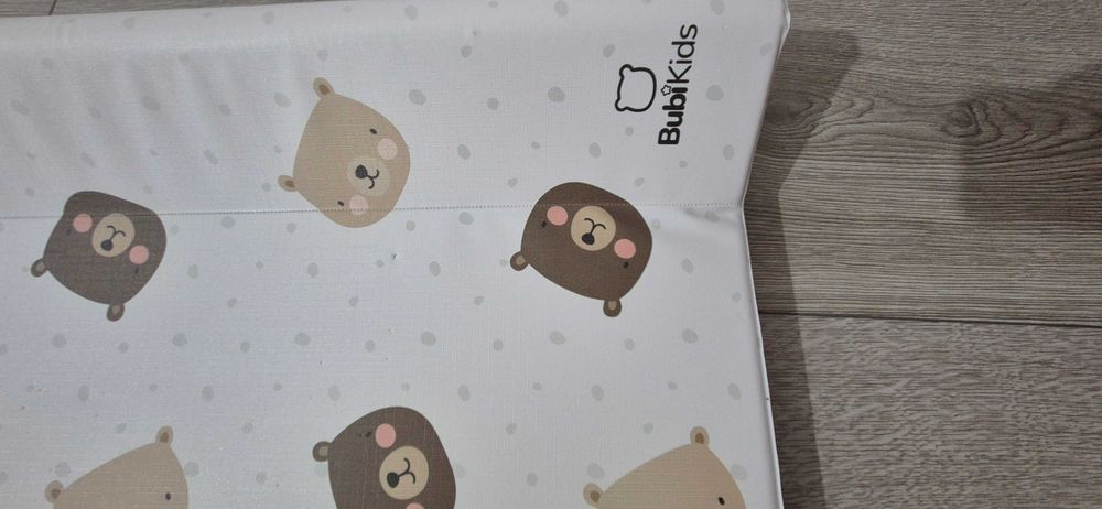 Przewijak na łóżeczko