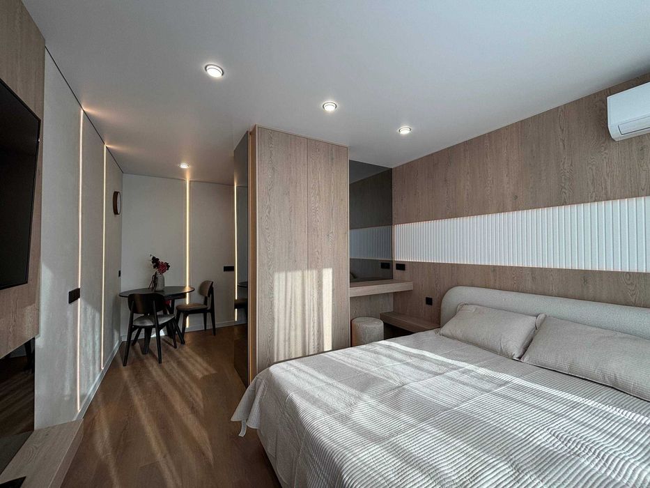 Продається ЗДАНА смарт-квартира з ремонтом. Озеро.