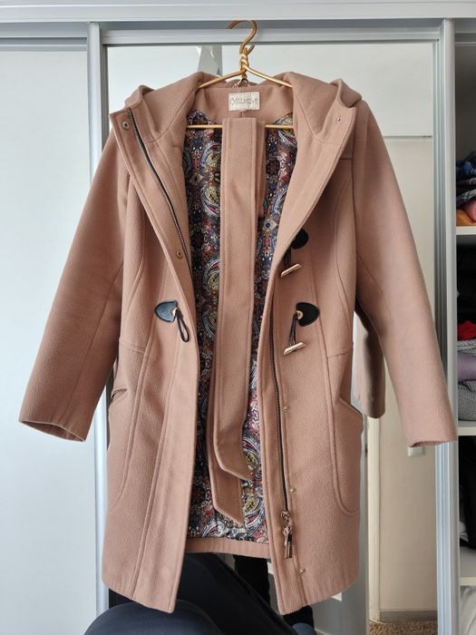 Бежеве Пальто для дівчини