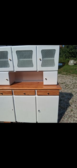 KREDENS PRL po renowacji