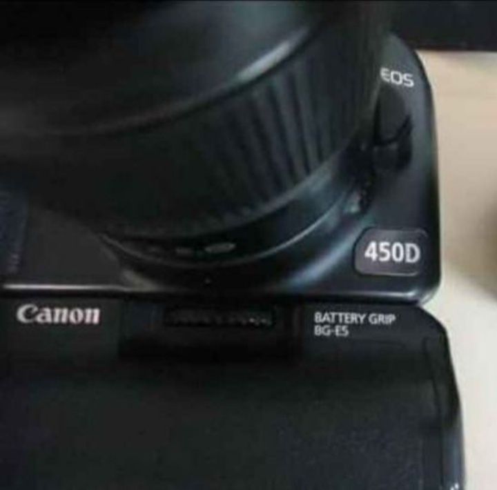 Canon 450D com Grip e Lente