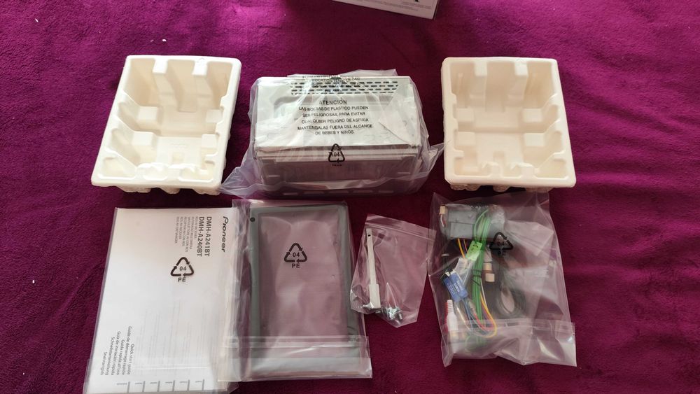 Автомагнітола Pioneer DMH-A240BT