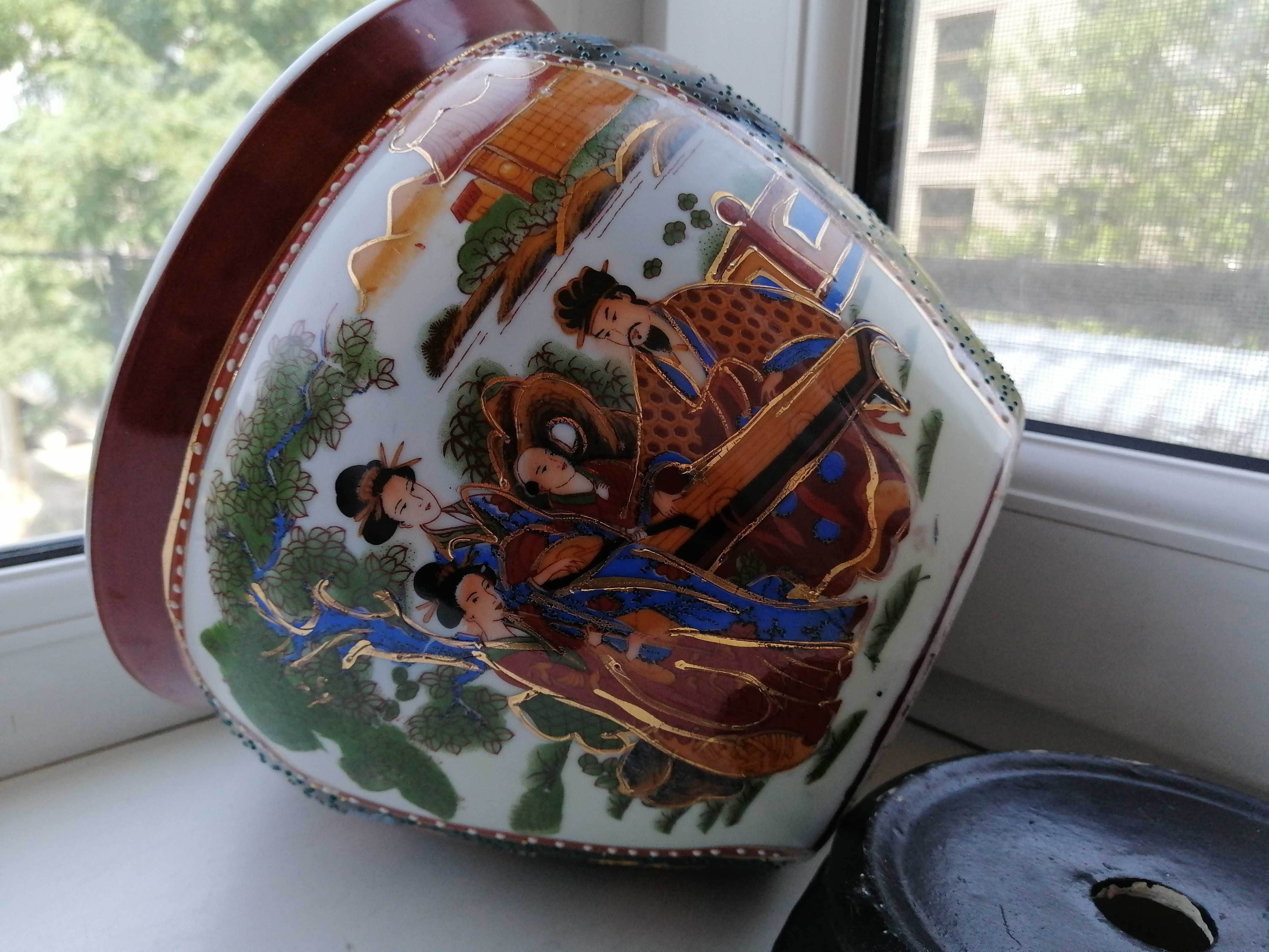 Фарфор.Шикарная ваза,кашпо,ручная роспись,сюжеты,позолота,Япония