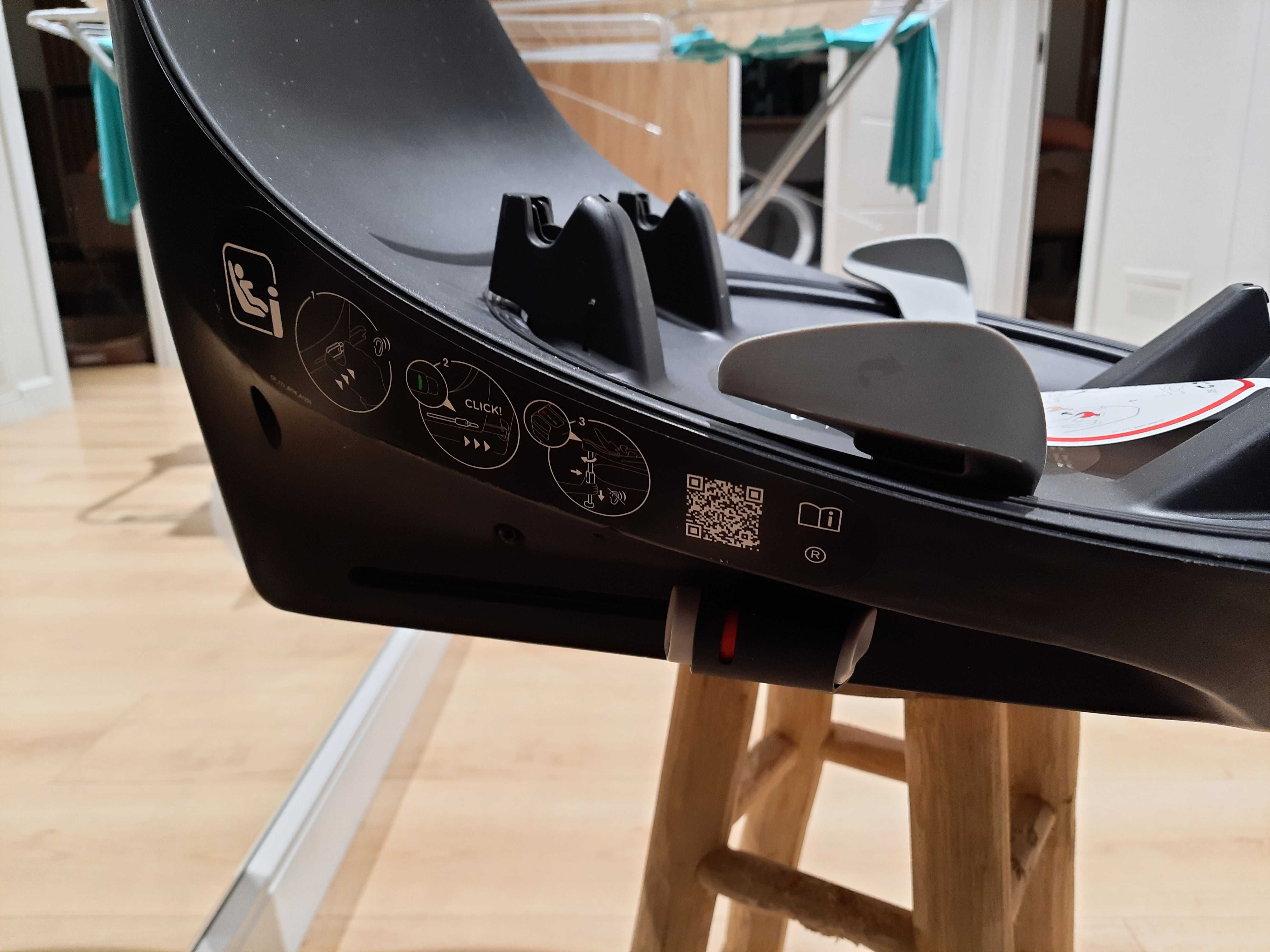 Cybex Cloud T Plus + baza T Stan Idelany