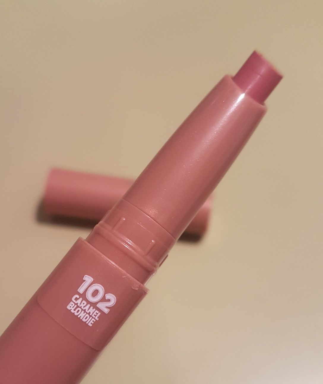 L'oreal Matte Lip Crayon kredka do ust