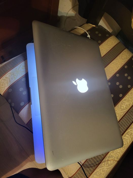 Продам ноутбук рабочий