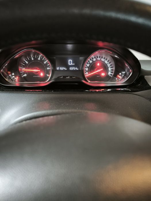 Peugeot 208  gasolina/gpl