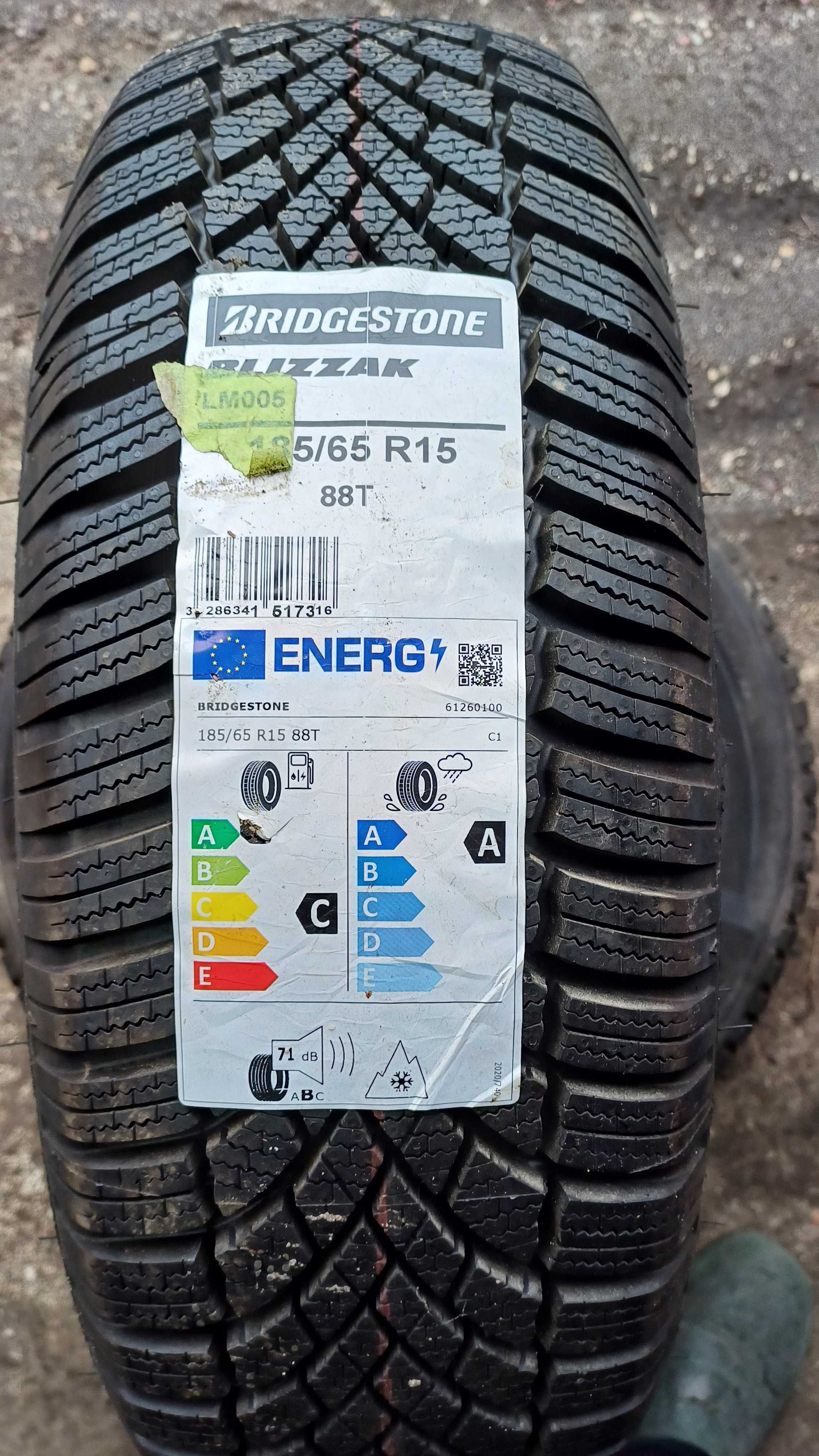 Bridgestone Blizzak LM005 185/65 R15 88T 2022r