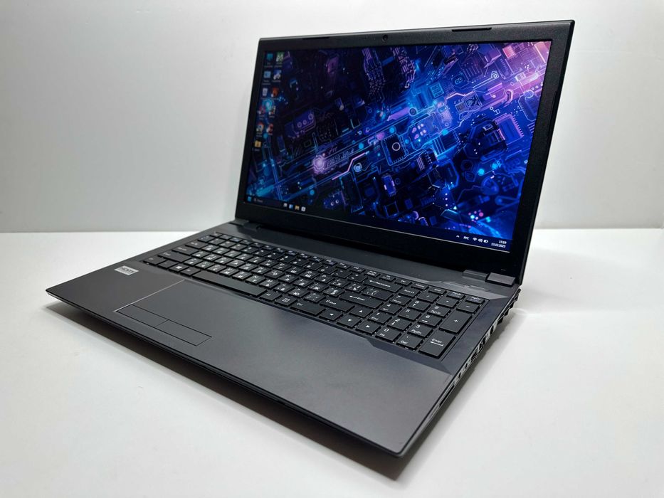 Потужний унікальний Clevo NB50TZ, i3-8100, 8Gb, SSD+HDD, FHD IPS 15.6