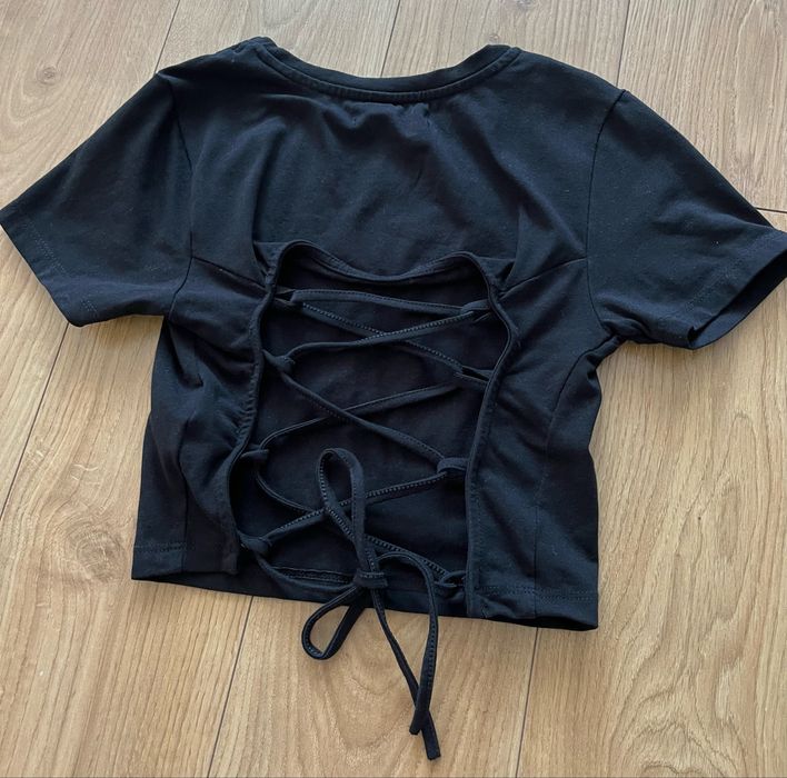 Koszulka crop top czarna nieużywana rozm XS / Sinsay