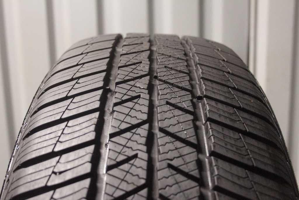 225/55/17 Barum Polaris 5 225/55 R17 101V XL 8mm 2021r