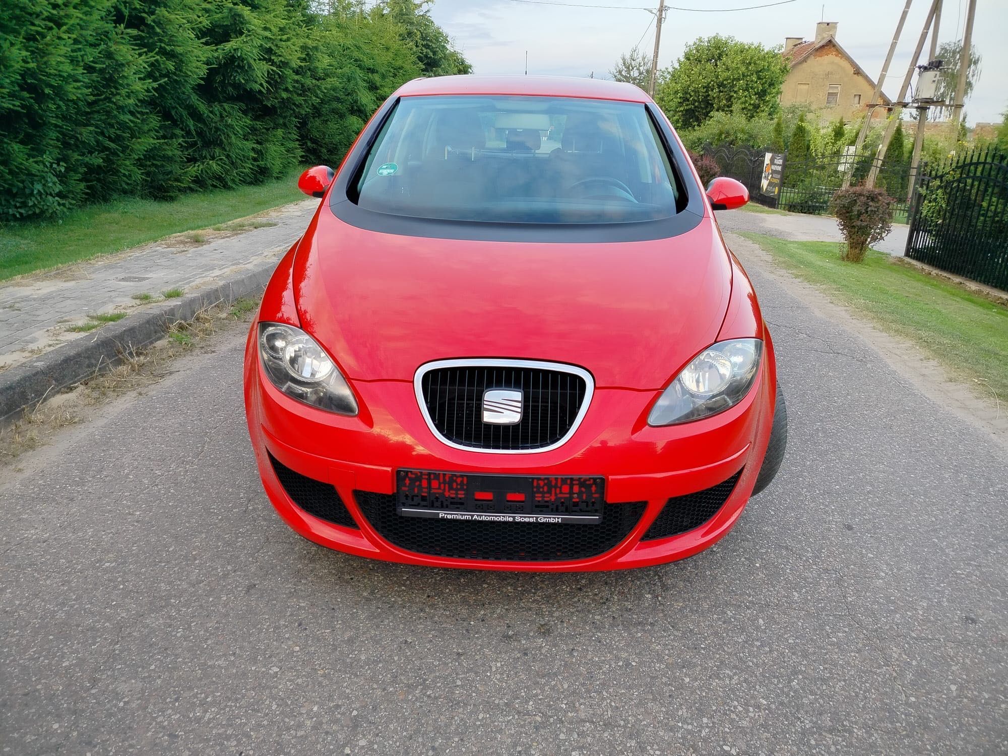 Seat Altea czerwony