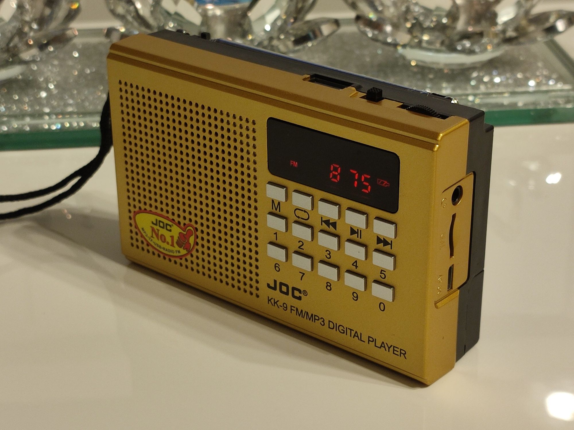 Złote radio turystyczne przenośne na akumulator odtwarzacz MP3