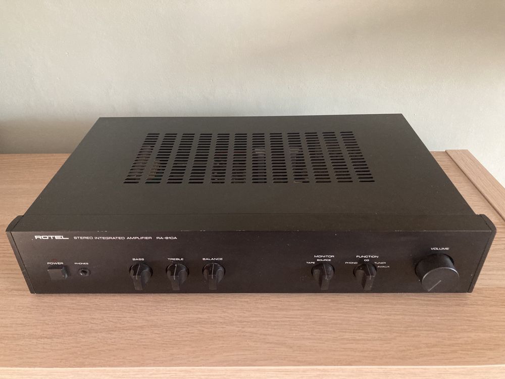 Wzmacniacz Rotel RA 810A