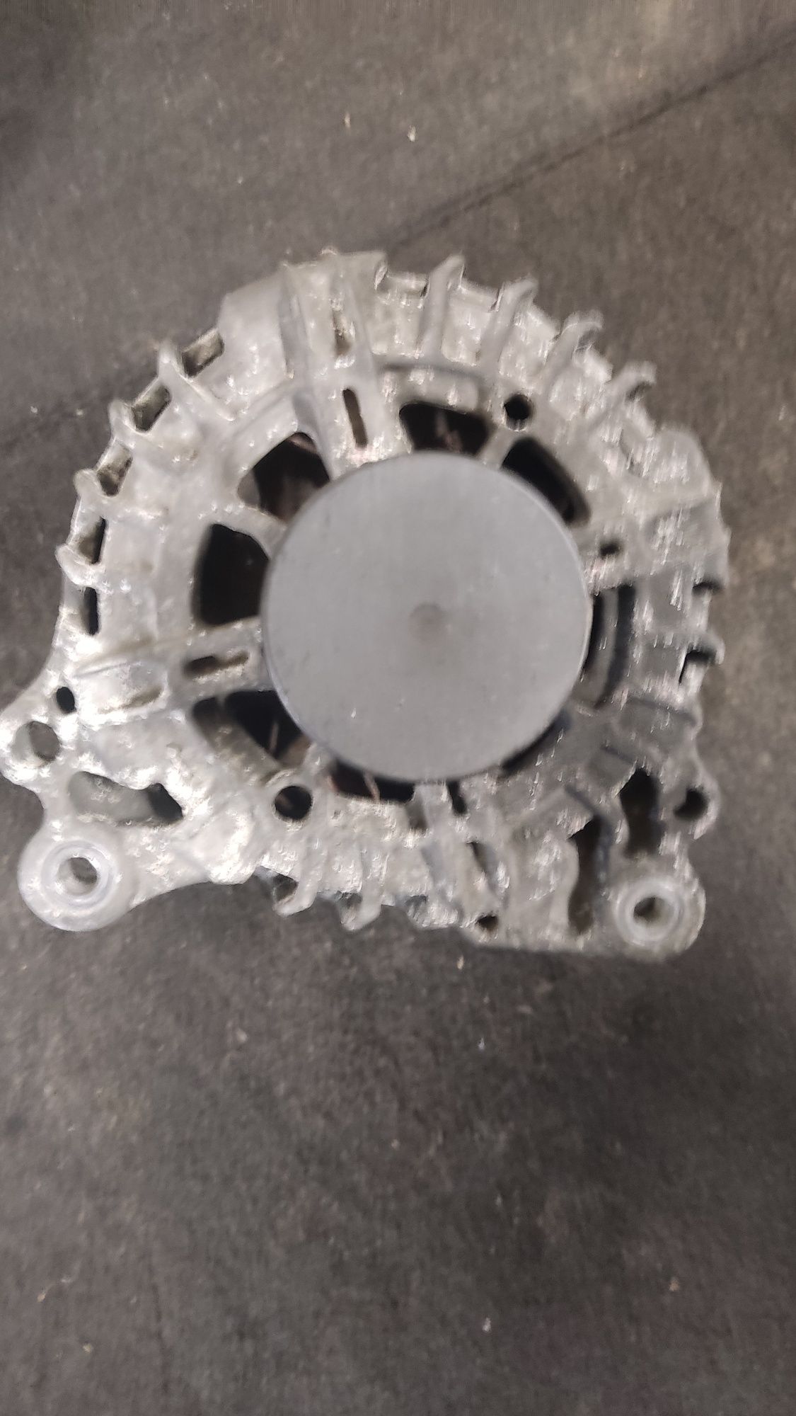 Alternator audi a4 b8 a5 2.0 TDI 140A