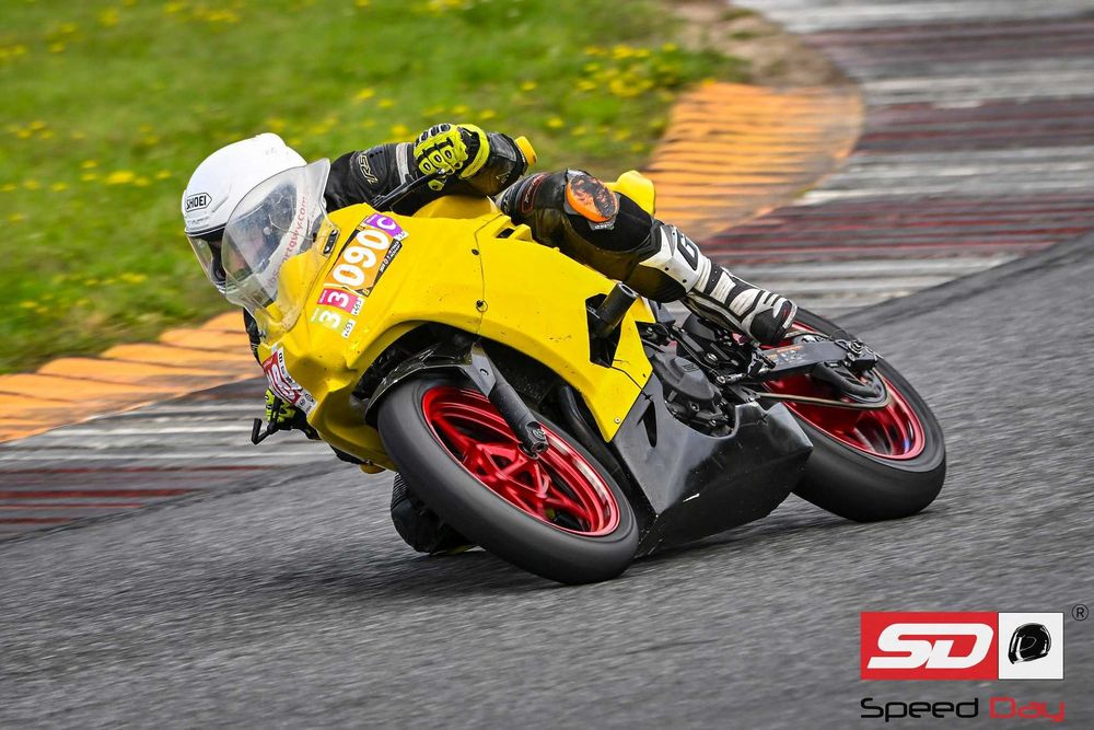 Kawasaki Ninja 400 na tor, torowa, ohlins, TSS