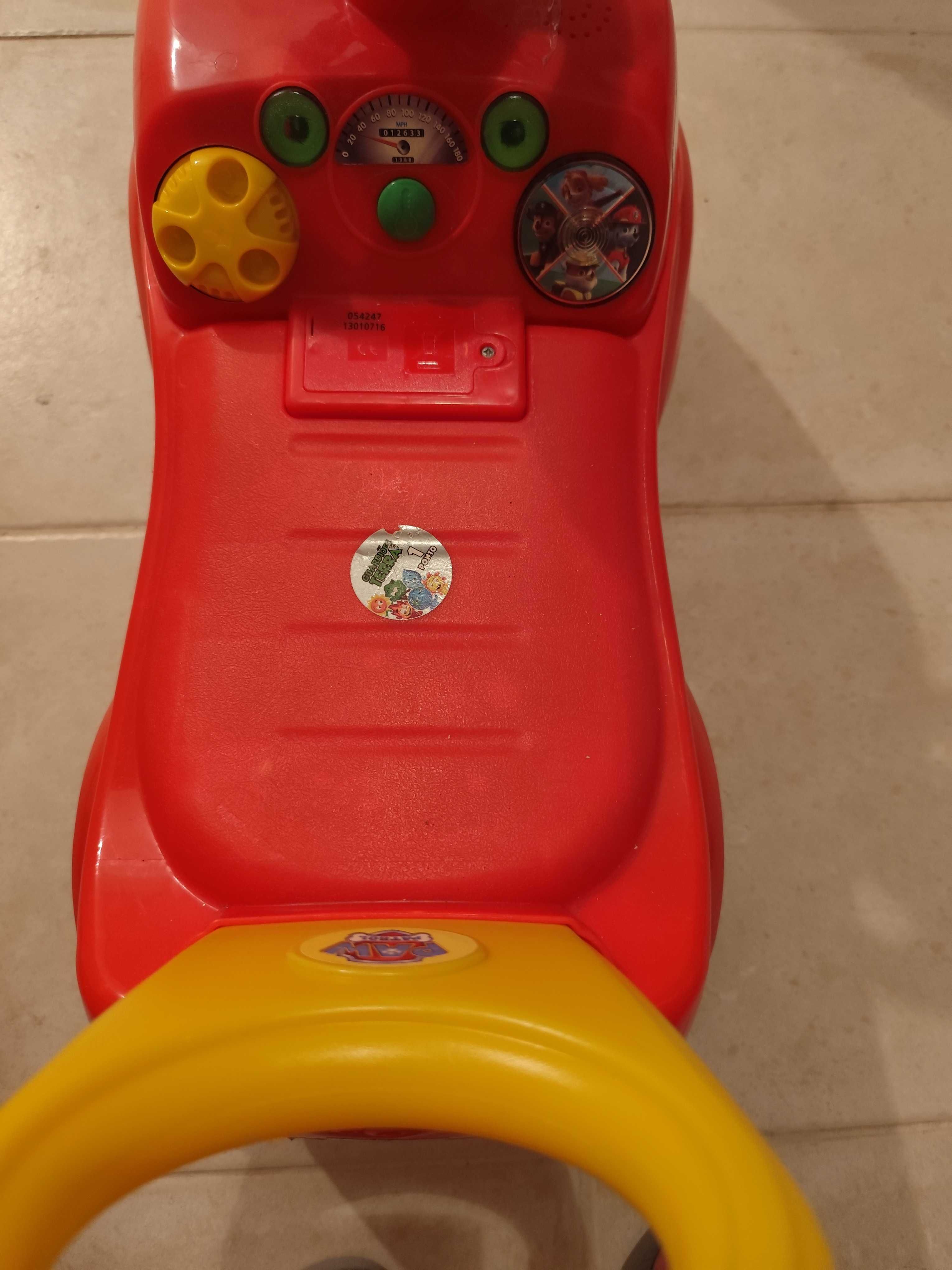 Carro patrulha pata