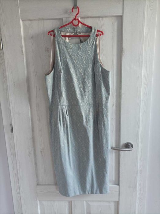Piękna elegancka sukienka do kolana na podszewce 44